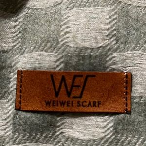 Weiwei scarf green and light green squares